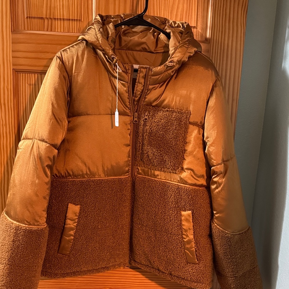 Amazon Essentials Women's Ski Jacket in Brown